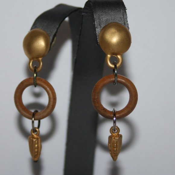 Vintage gold dangle earrings